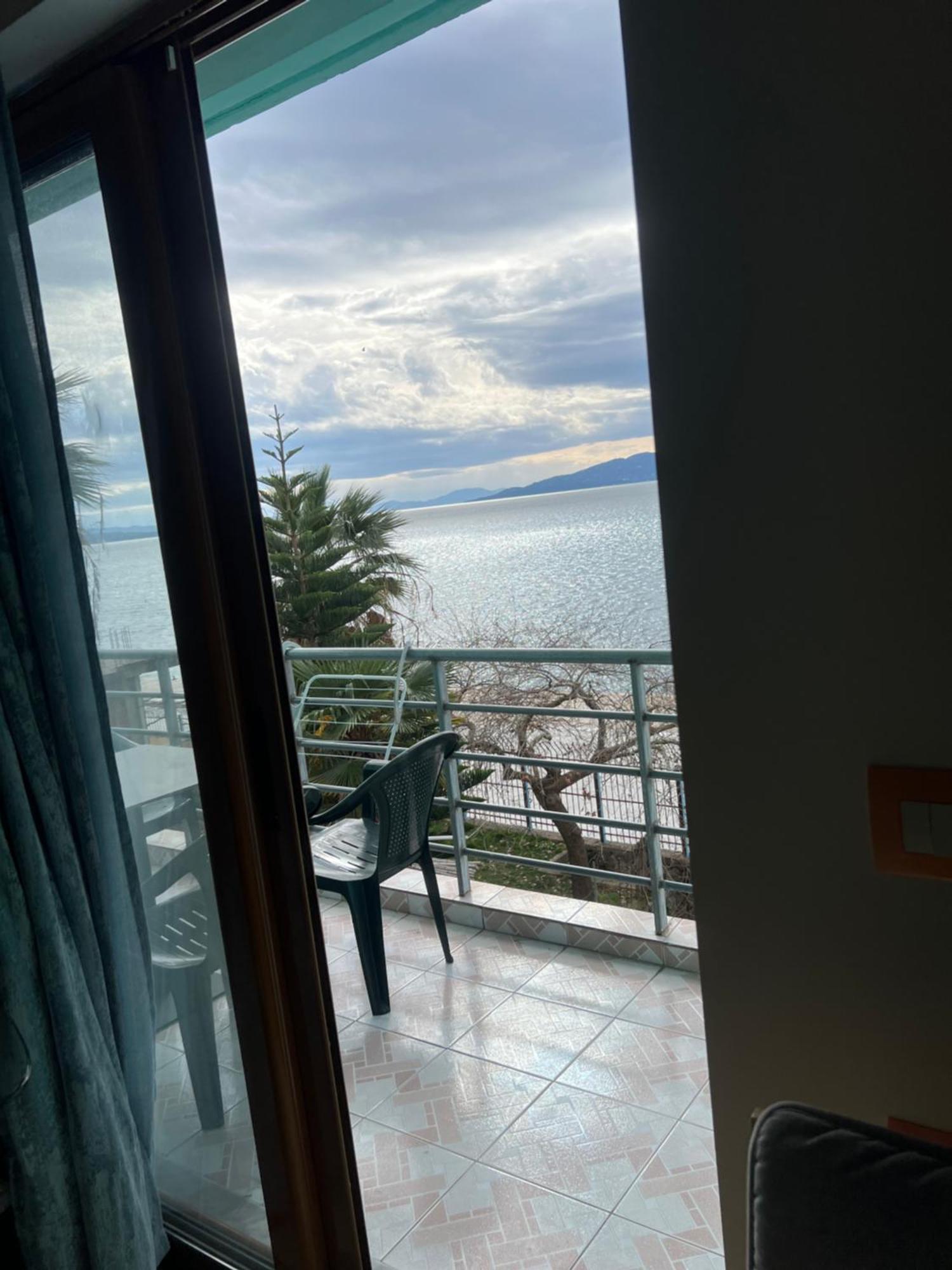 Majki Beach Apartments Саранда Екстер'єр фото