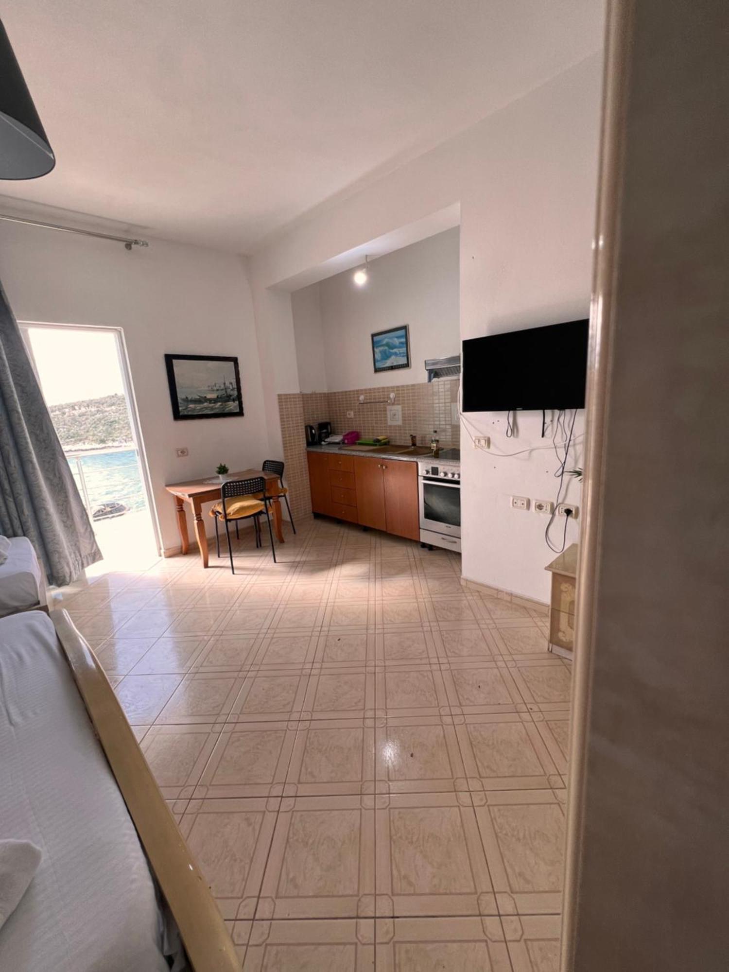 Majki Beach Apartments Саранда Екстер'єр фото