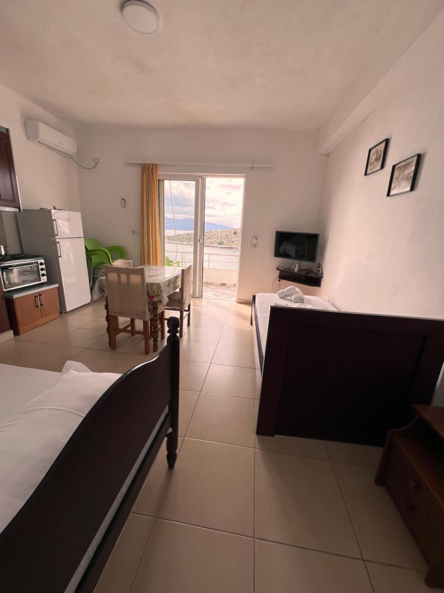 Majki Beach Apartments Саранда Екстер'єр фото