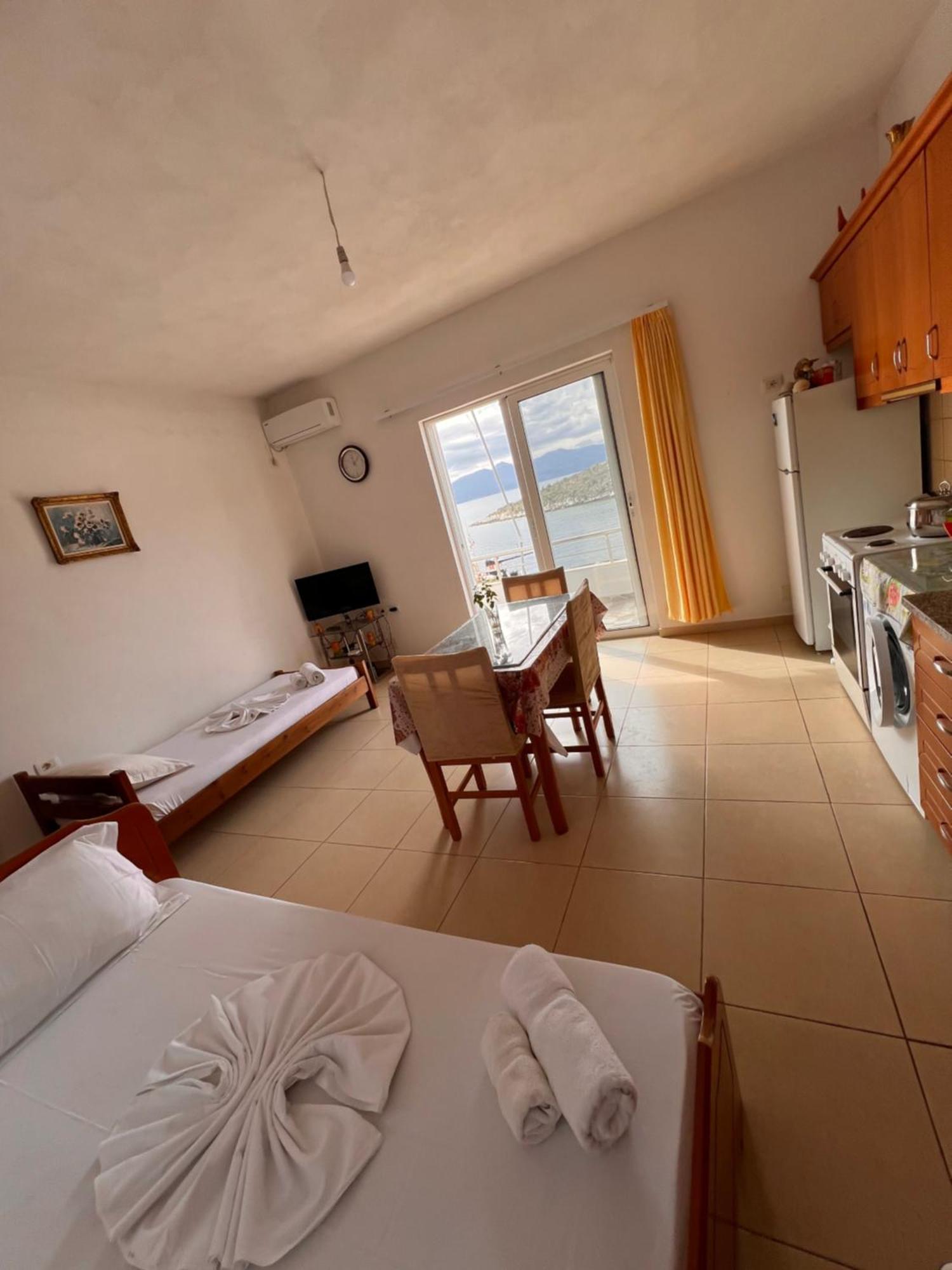 Majki Beach Apartments Саранда Екстер'єр фото