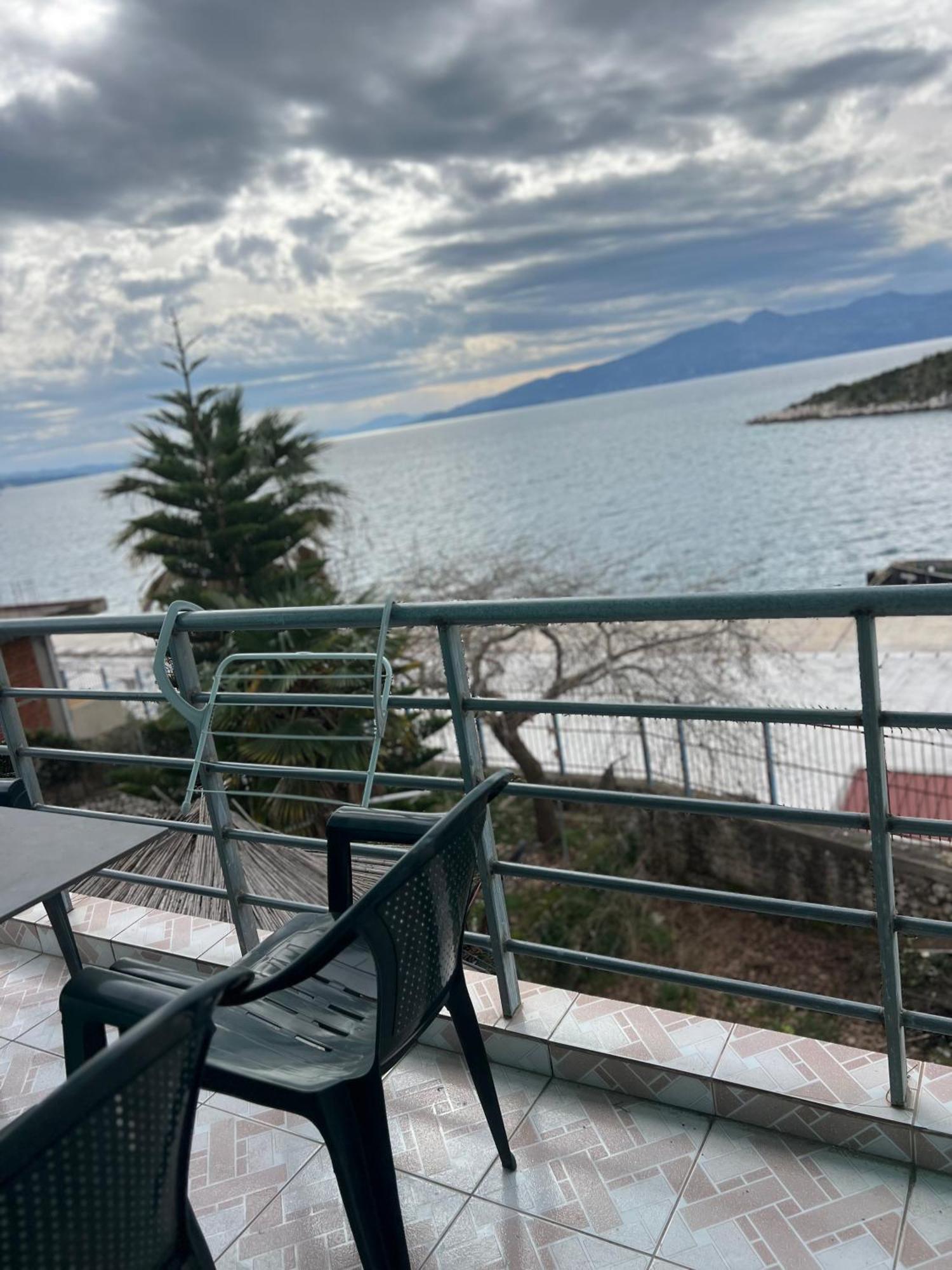 Majki Beach Apartments Саранда Екстер'єр фото