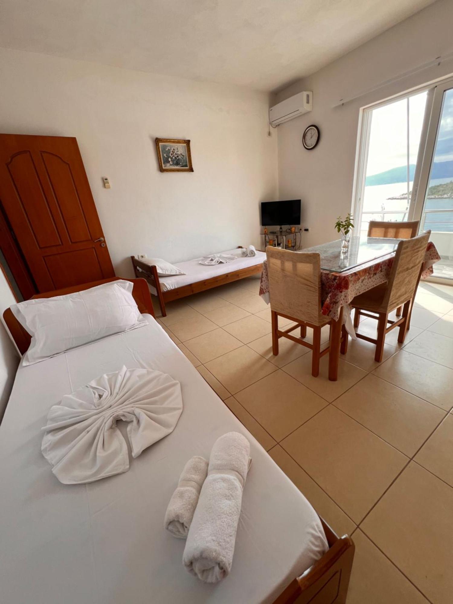 Majki Beach Apartments Саранда Екстер'єр фото