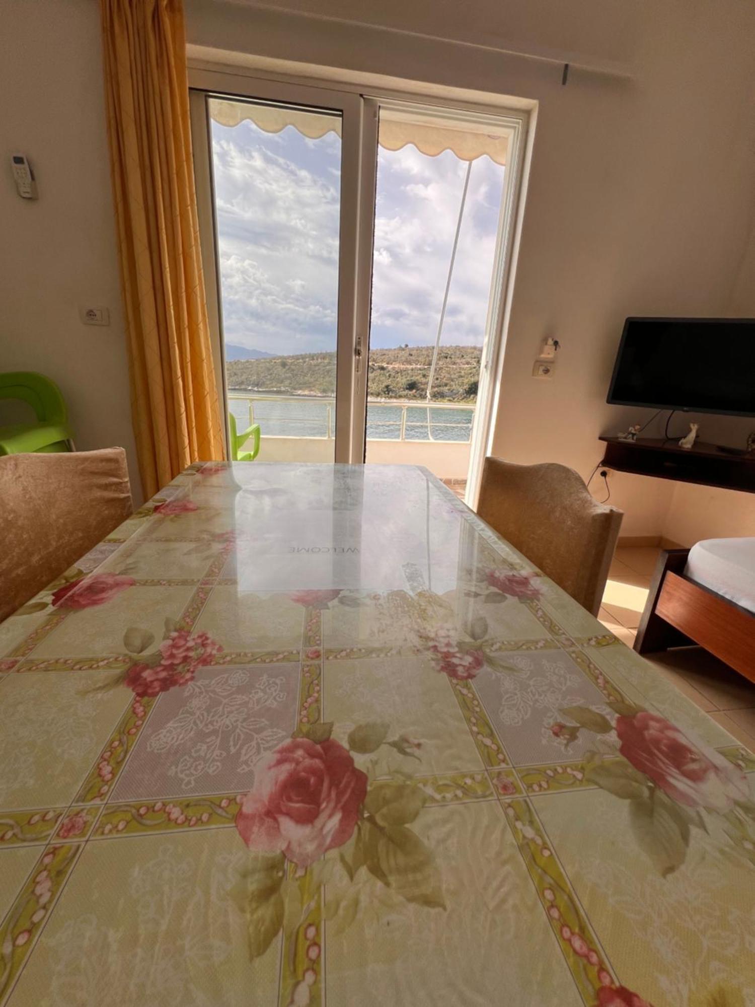 Majki Beach Apartments Саранда Екстер'єр фото