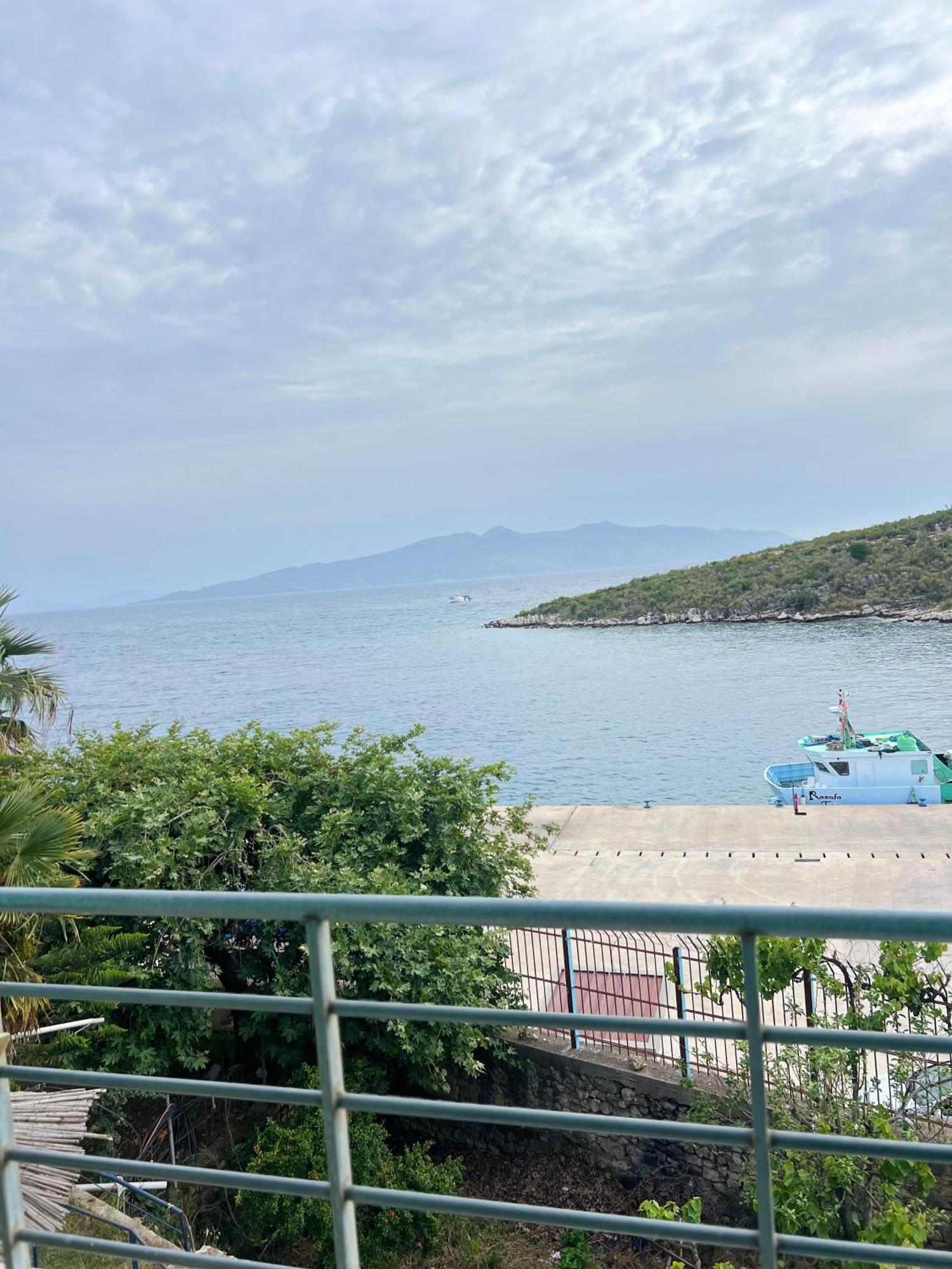 Majki Beach Apartments Саранда Екстер'єр фото
